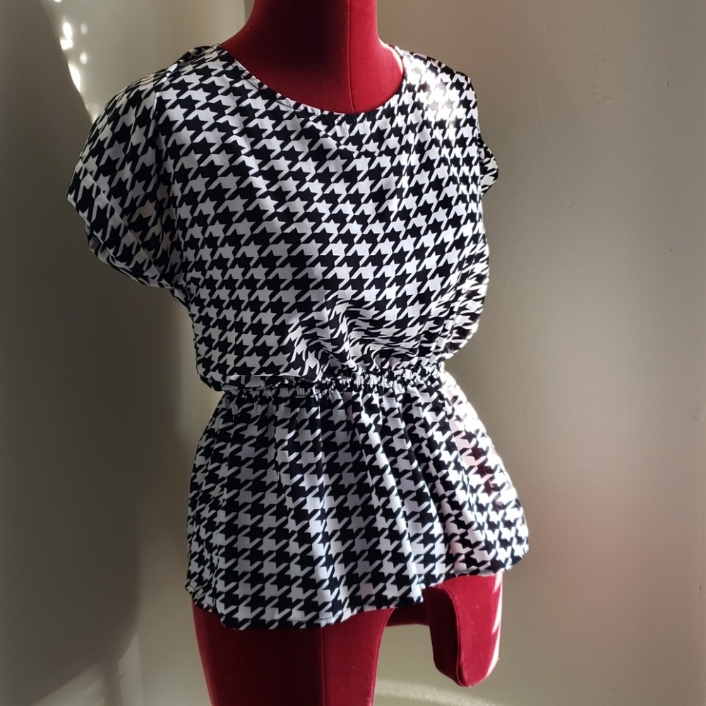 Black and White Houndstooth Print Peplum Top